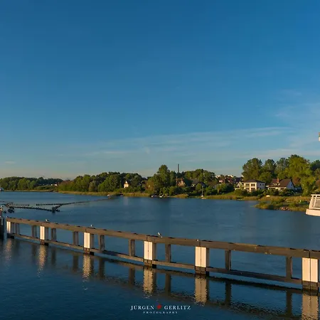 Holiday home Meerliebe: Wasserblick, Terassen Mit Loungemoebeln, Kamin, Strandkorb *