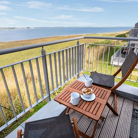 Holiday home Meerliebe: Wasserblick, Terassen Mit Loungemoebeln, Kamin, Strandkorb Kappeln