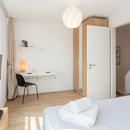Holiday home Meerliebe: Wasserblick, Terassen Mit Loungemoebeln, Kamin, Strandkorb