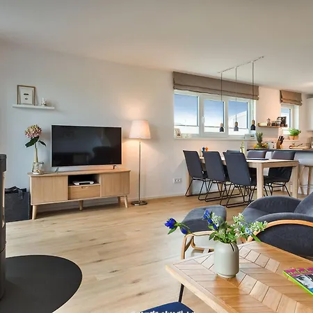 Meerliebe: Wasserblick, Terassen Mit Loungemoebeln, Kamin, Strandkorb Kappeln